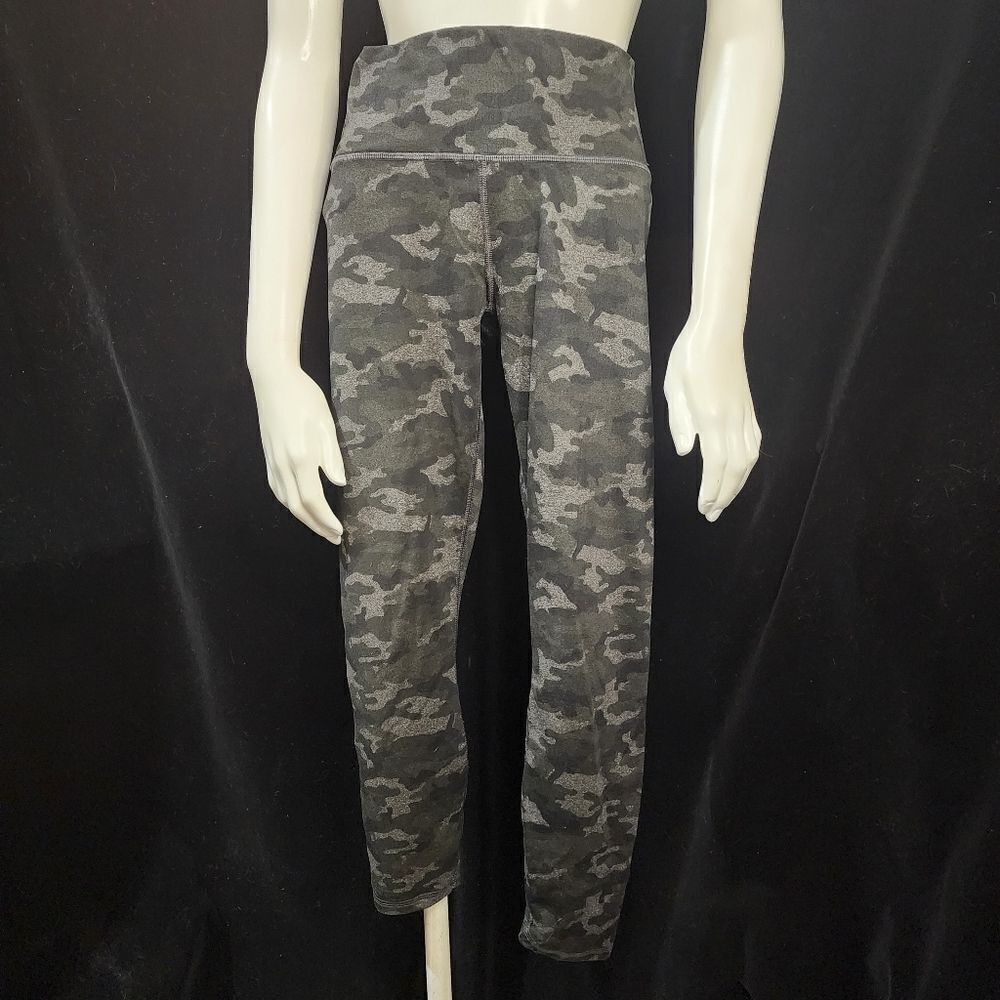 Fabletics Powerhold Gray & Black Camo Leggings - Picture 4 of 7